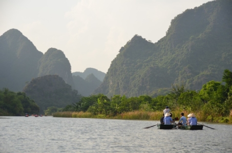 tam coc, passeio de barco, rio, montanhas, vietnam, ninh binh