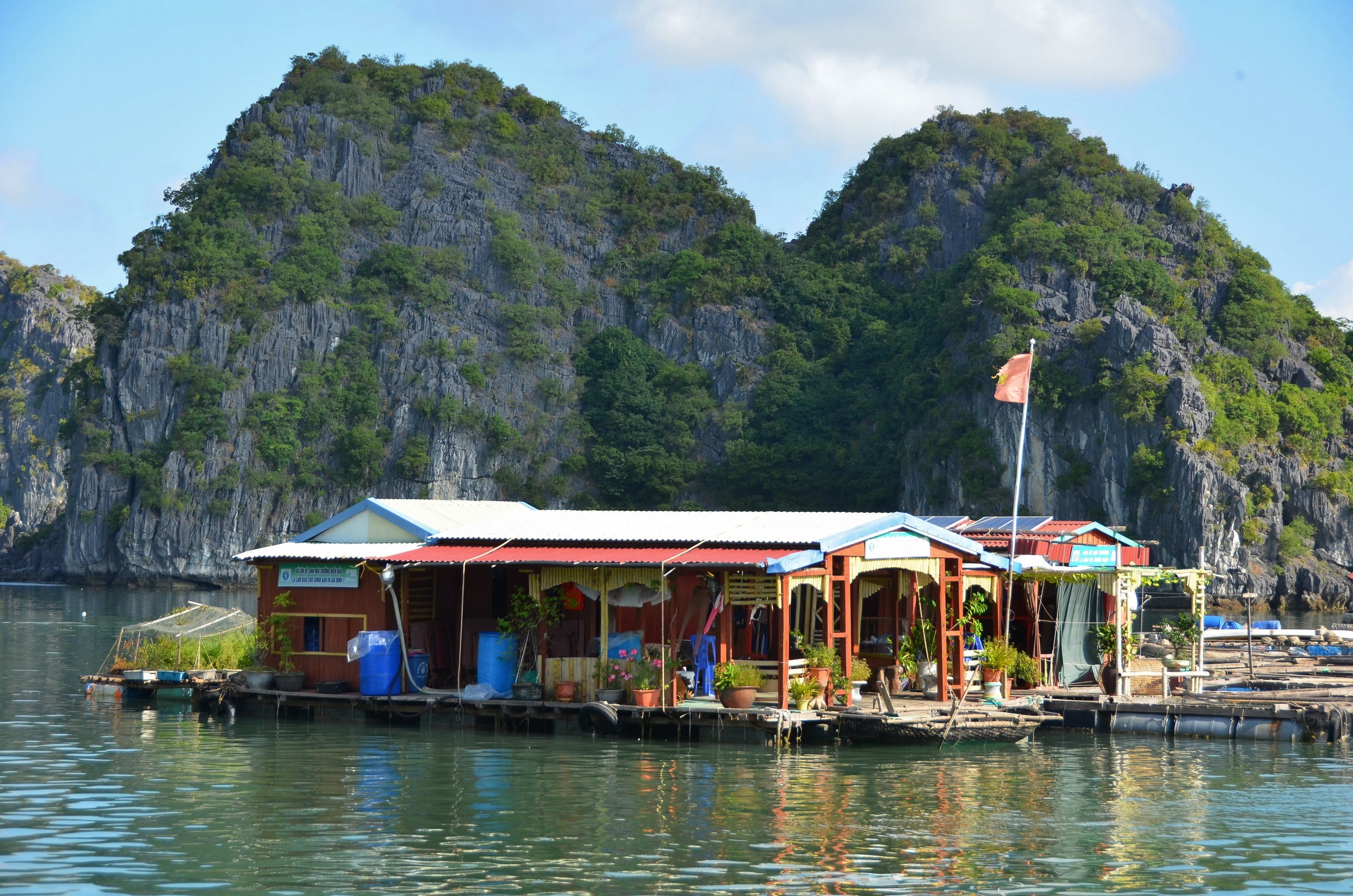 casa flutuante pescador vietnam halong bay